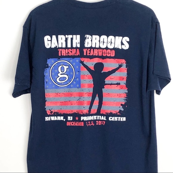 Garth Brooks Trisha Yearwood 2017 Concert Tee Large - Picture 2 of 5